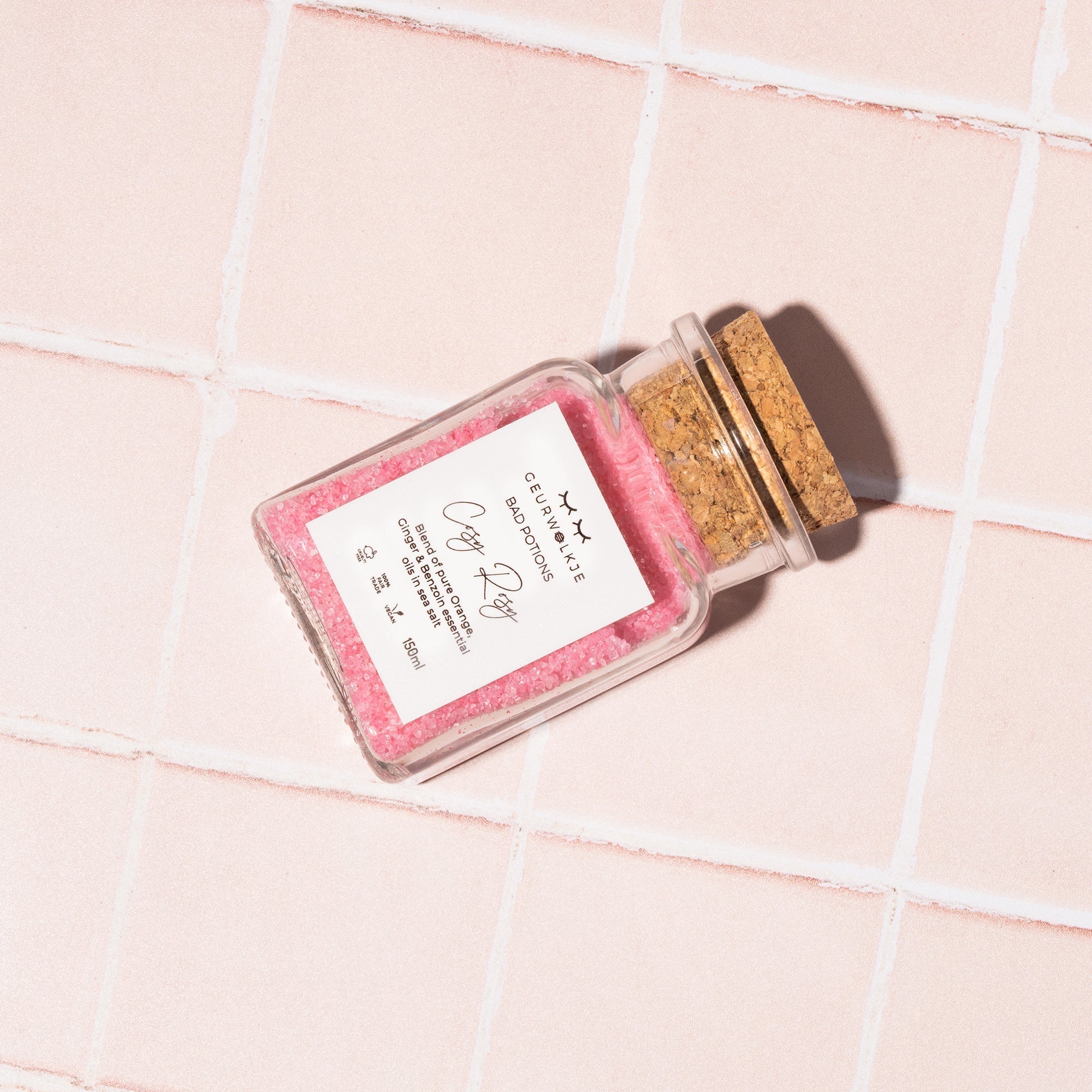 Cosy Rosy - natürliches Badesalz mit ätherischen Ölen & Meersalz (175g) - Smellacloud