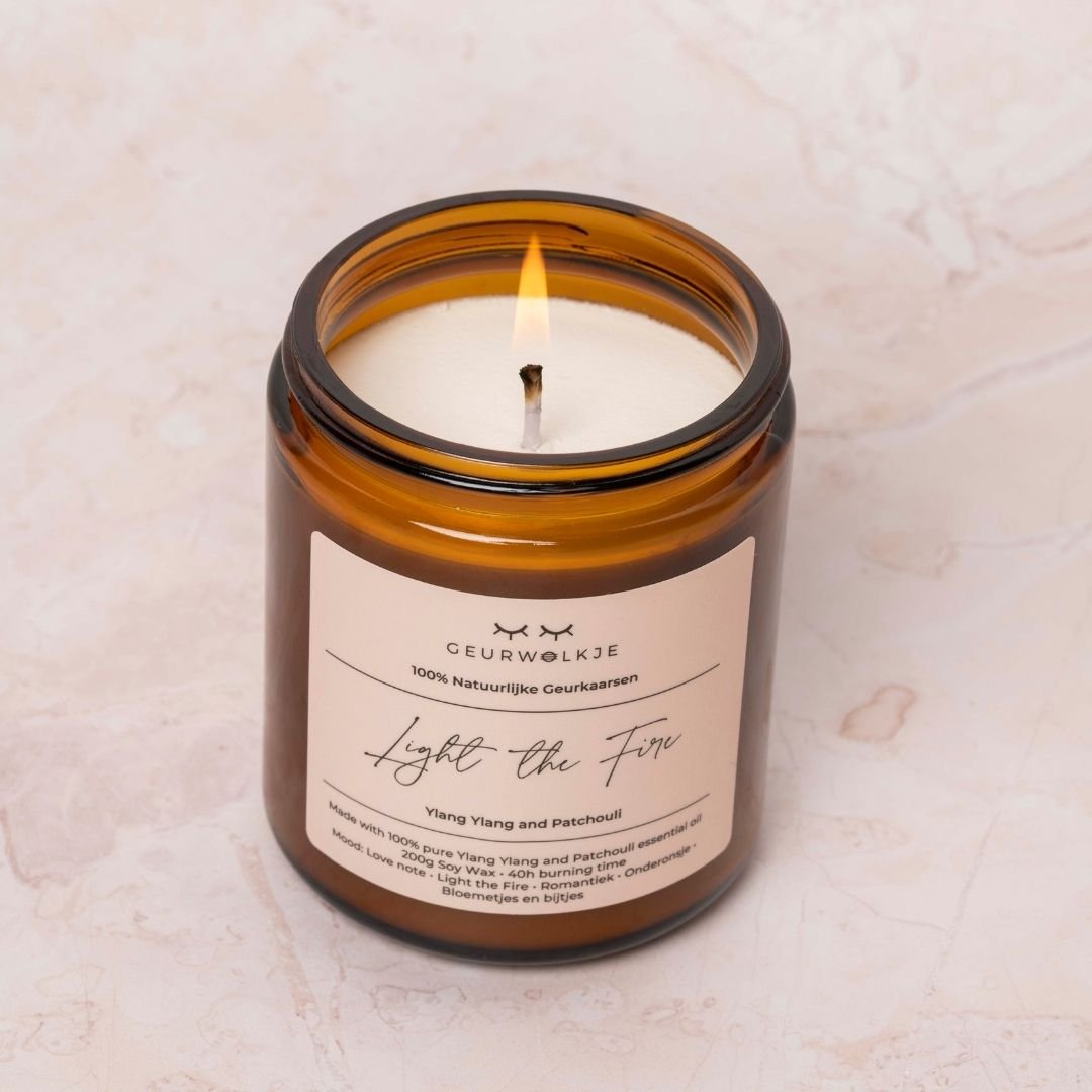 Light the fire - 100% natürliche Duftkerze aus Sojawachs mit ätherischen Ölen - Smellacloud